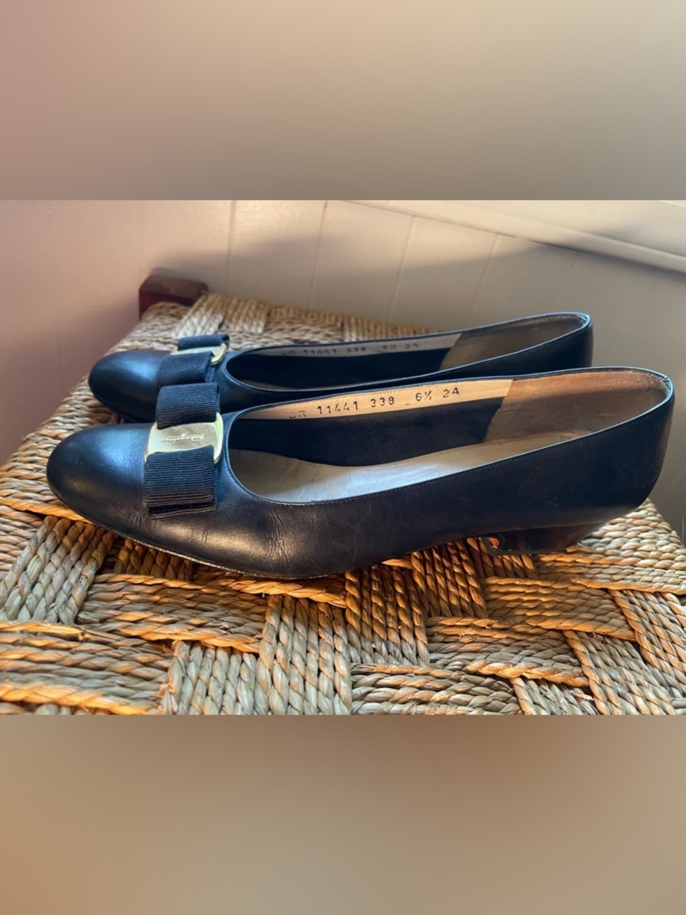 Blue Salvatore Ferragamo Vera Pump with Bow and Logo Detail - Picture 4 of 6